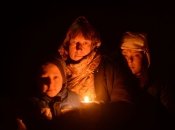 Елена Кравцова с двумя детьми была вынуждена прятаться в подвале многоэтажки после того, как в их дом дважды "прилетело"