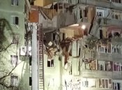 БПЛА вдарив у середні поверхи багатоквартирного будинку