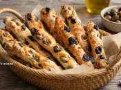 Хлебные палочки с оливками