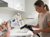 Девушка с пароочистителем, деньги