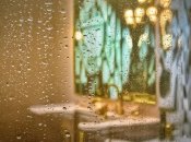 Запотівання скла - це дуже поширена проблема  (зображення створено за допомогою ШІ)