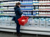 Скільки коштують молочні продукти в українських супермаркетах