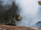 Українські військові тримають лінію оборони