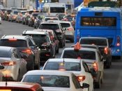 Пробки в городе часто сопровождаются сигналами водителей