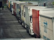 Відповіли на блокаду кордону: українські водії у Польщі перекривали дороги