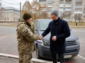 Благодійна фундація родини Табалових передала авто для військових на херсонський напрямок