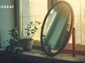 Краще не ставити дзеркало біля вікна (зображення створено за допомогою ШІ)