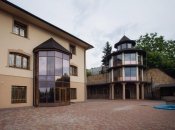 Вид на будинок зовні