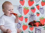 Клубника в детском питании: когда можно давать клубнику ребенку