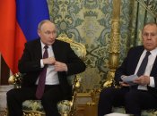 Сергій Лавров (праворуч) озвучує хотілки свого боса Володимира Путіна