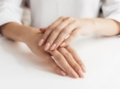 Нюдові нігті — це класичний вибір