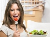 Похудеть после родов без вреда: 6 правил здорового питания для мамы