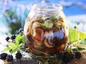 Зимой каждая такая баночка будет кладом