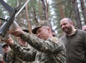 "Скоро их почувствуют враги": Сырский ознакомился с новейшими украинскими дронами и роботизированными системами (фото)