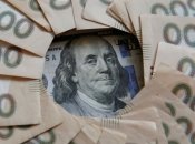 Гривна крепнет, но дальше ее подстерегают риски