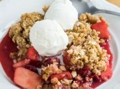 Крамбл з ягодами: надзвичайно смачний літній десерт