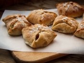 Необычные яблоки в творожном тесте