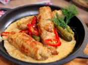 Соковиті крученики з грибною начинкою