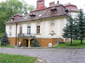 Били, принижували та годували туалетним папером: спливли нові факти знущань в інтернаті на Львівщині