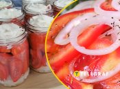 Десертные помидоры с луком
