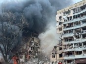 россия разрушила жилой дом в украинском городе