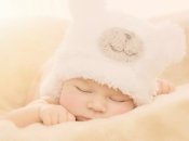 Развитие младенцев: учимся плавать, делать зарядку, массаж