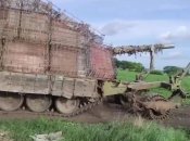 Российских танков-сараев будет становиться все больше. Есть ли от них толк