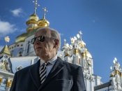 Джо Байден у Михайловского собора в Киеве