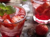 Вкуснейший клубничный лимонад