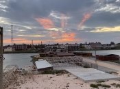 Таким тризубом на Арабатській Стрілці милувалися ввечері 10 вересня