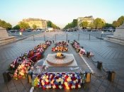 День победы в Париже