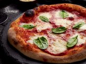 Пицца с моцареллой