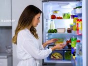 Уборка холодильника может устранить запахи, но есть лайфхак с чайными пакетиками