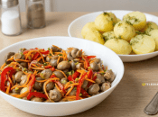 Мариновані гриби з овочами