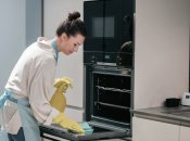 После готовки поставьте в духовку миску с одним раствором