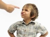 10 фраз, которые нельзя говорить ребенку (видео)