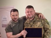 Зеленский подарил Залужному интересный подарок