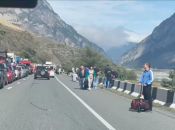 Росіяни виїжджали за кордон навіть на самокатах