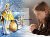 Девочка молится святому Николаю