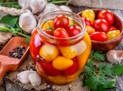 Консервируем помидоры: полный гид по заготовкам