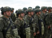 Россия использует тактику амебы на Донбассе. Её можно перебить тремя козырями