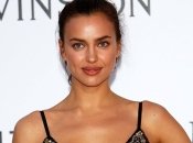 Ірина Шейк знялася в "невидимій" білизні