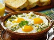 Изменить вкус привычной яичницы легко!