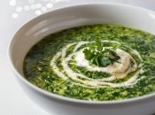 Шпинатний суп - не лише смачний, але й корисний  (зображення створено за допомогою ШІ)