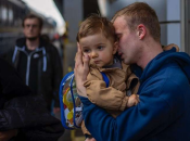 Батьки з малолітніми дітьми можуть отримати право виїзду