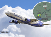 Пассажирский самолет пролетел над Украиной.