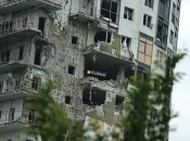 "Бачив, як ракета летить у мій будинок": як зараз виглядає зруйнована багатоповерхівка у Харкові (фото, відео)