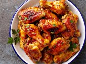 Соево-медовые крылышки с карамельной корочкой