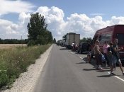 Очередь на выезд из оккупированного Херсона