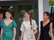 Королева Летиция с дочерьми Леонор и Софией